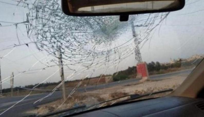 مستوطنون يهاجمون مركبات المواطنين في حوارة جنوب نابلس