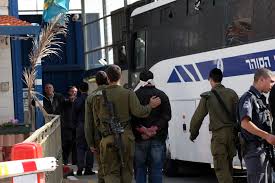 4 أسرى يدخلون أعوامًا جديدة في سجون الاحتلال الإسرائيلي