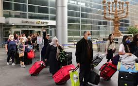 إسرائيل تعدل وترجئ قواعد تأشيرات دخول الأجانب إلى الضفة وسط تحفظات