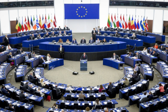 المفوضية الأوروبية: أزمة كورونا أثرت سلباً على حقوق المرأة