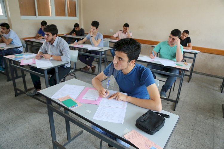 الإحصاء الفلسطيني يصدر بيانا حول طلبة التوجيهي و