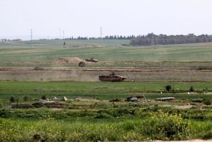 الاحتلال الإسرائيلي يستهدف أراضي المواطنين شرق وشمال القطاع