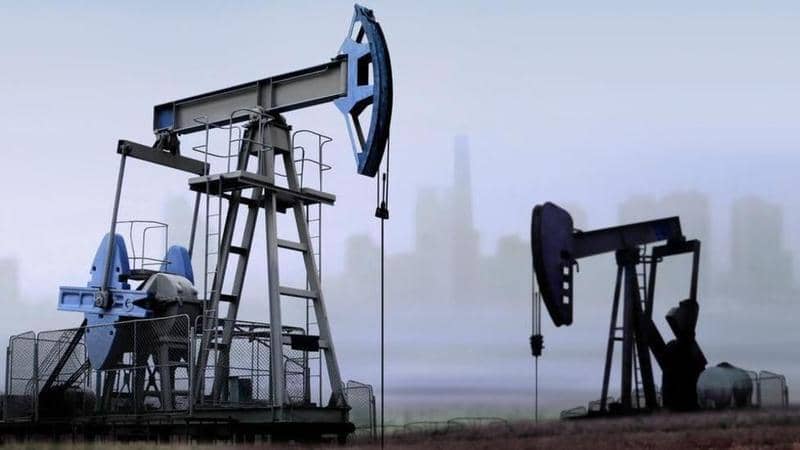 أسعار النفط تصعد أكثر من 1% مع تحسن المعنويات بفعل آمال الطلب