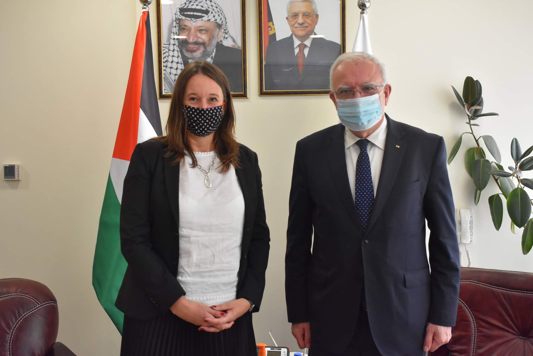 المالكي يودع القنصل السويدي العام بمناسبة انتهاء مهامها في فلسطين