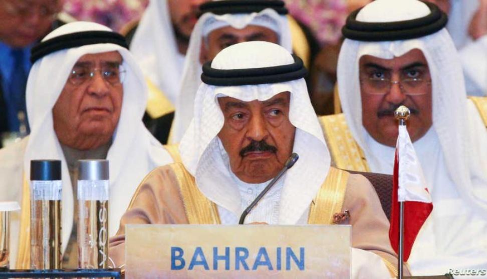 الرئيس عباس يعزي بوفاة رئيس الوزراء البحريني
