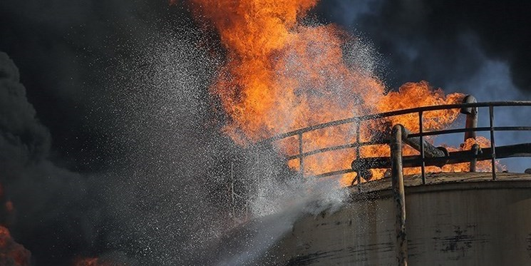 اندلاع حريق هائل في أحد المعامل الكيمياوية الإيرانية (صور)