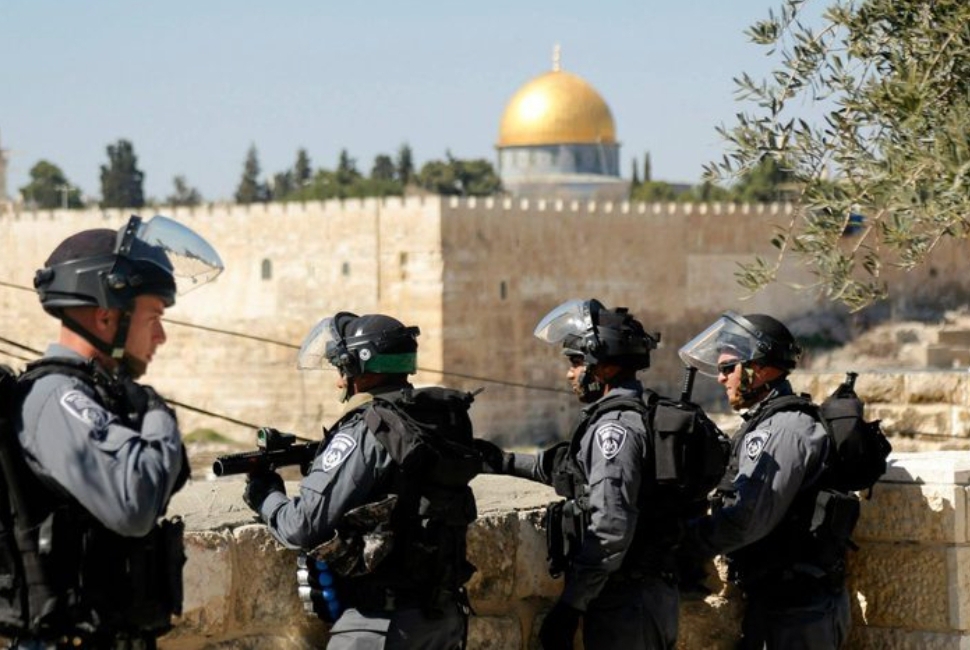الاحتلال الإسرائيلي يشدد اجراءاته العسكرية بمحيط الأقصى والقدس القديمة