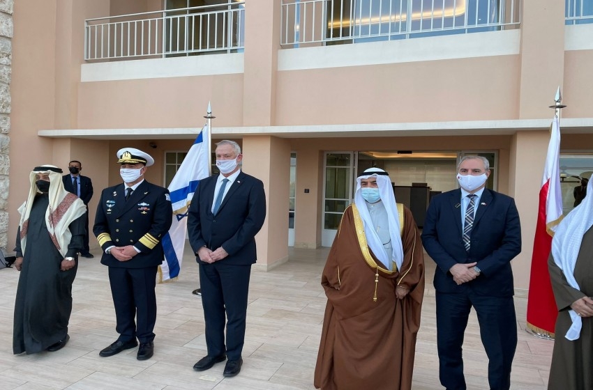 غانتس يصل البحرين في زيارة رسمية غير معلنة