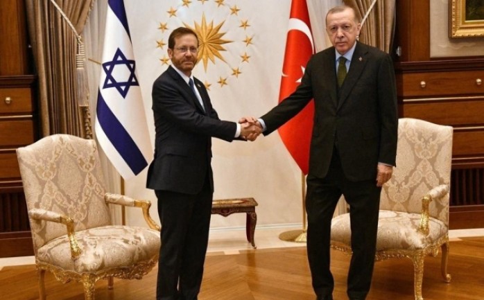أردوغان يستقبل الرئيس الإسرائيلي بحفاوة بالغة في أنقرة