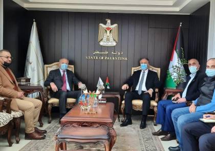 الوزير عساف يلتقي بالسفير الروسي في رام الله