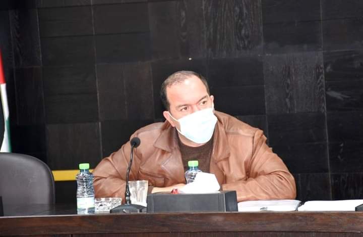 محافظ سلفيت اللواء كميل يشيد بتكامل الجهود لمحاصرة الوباء في بلدة كفر الديك  