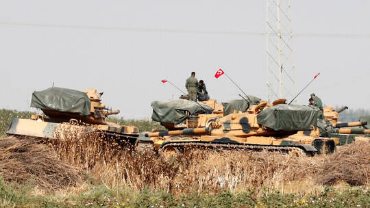 الدفاع الروسية تعلق على إرسال تركيا تعزيزات عسكرية إلى الرقة السورية
