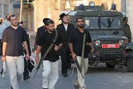 بعد وصفه لهم بالإرهابيين: مستوطنون يهددون وزيرا إسرائيليا بالقتل