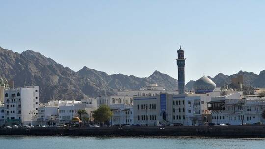 سلطنة عمان تعلق رحلات الركاب المباشرة من بريطانيا اعتباراً من 19 مارس