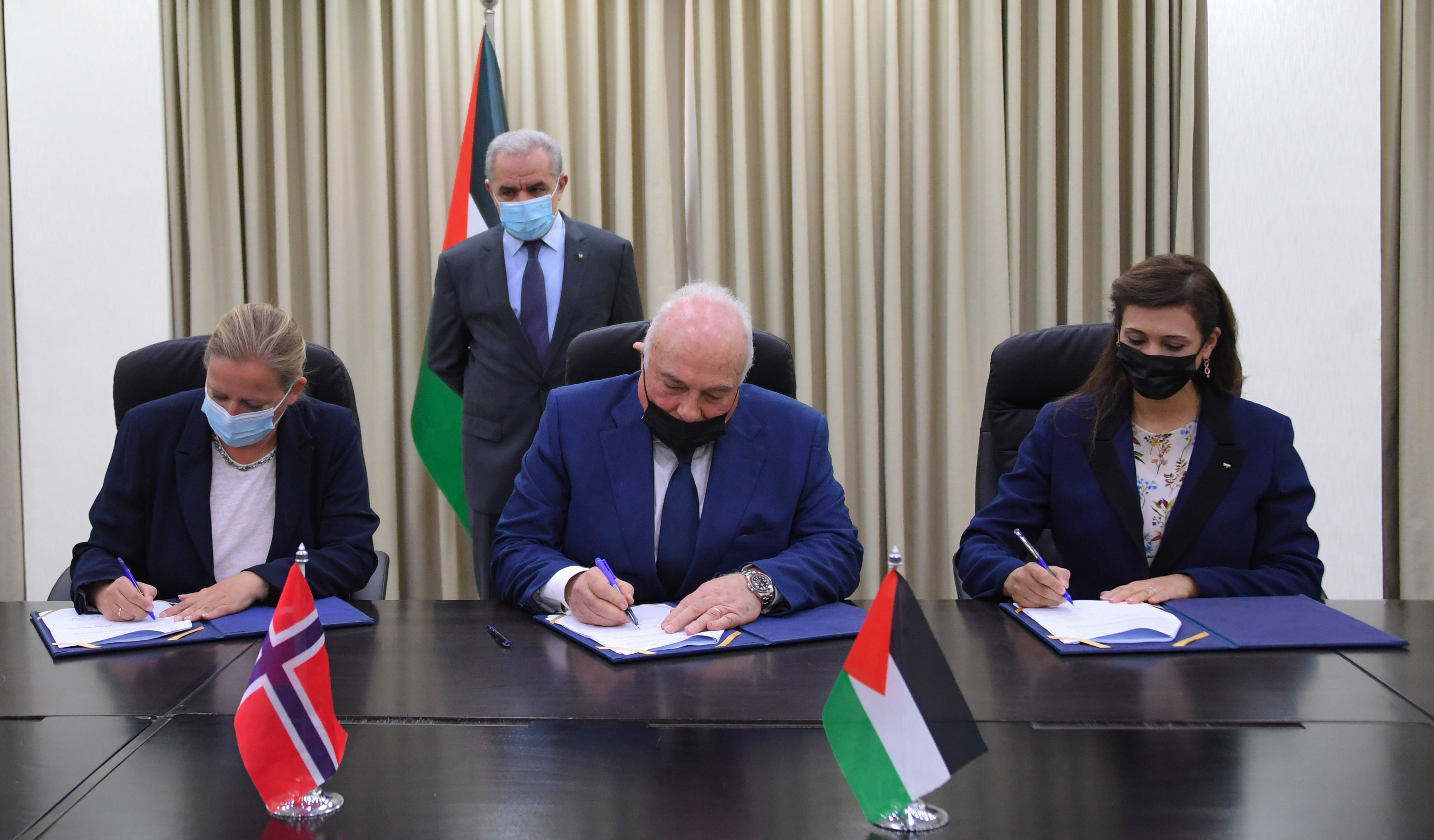 توقيع اتفاقية دعم من النرويج للجهاز المركزي للإحصاء الفلسطيني