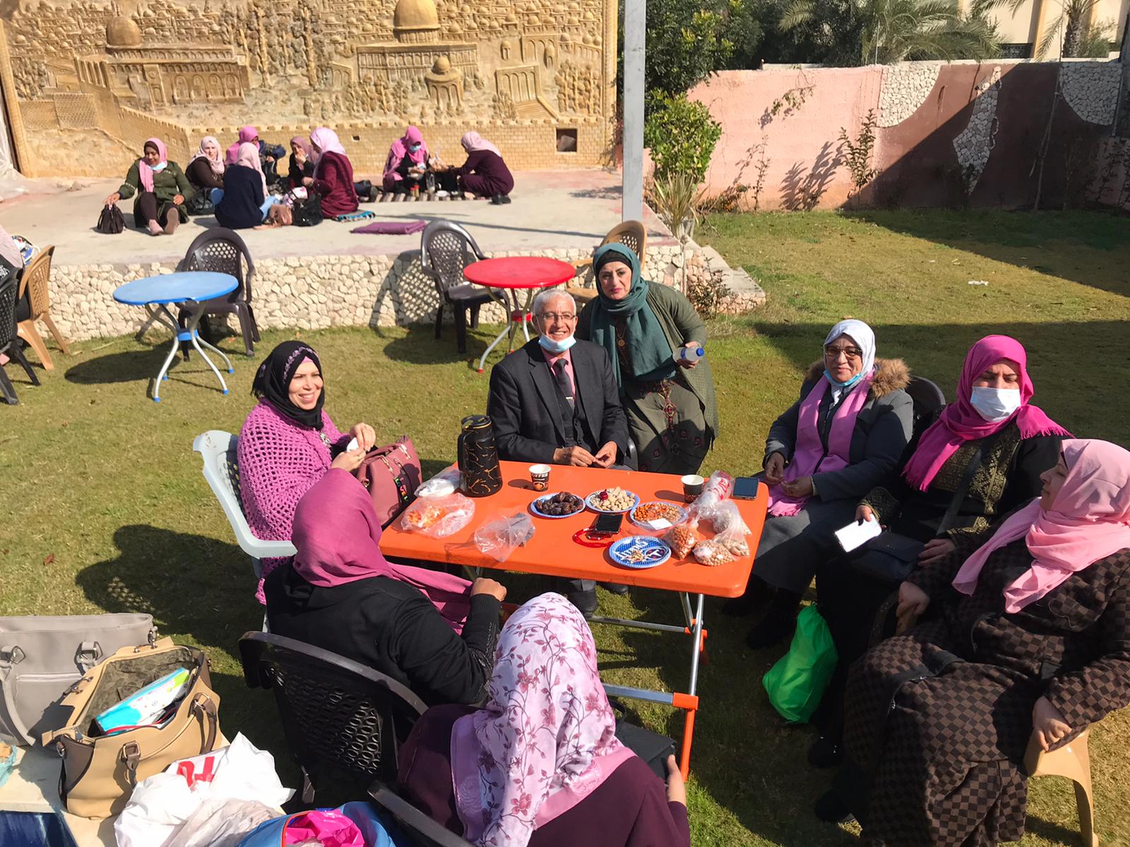 غزة: فريق سفراء الطاقة ينظم رحلة علمية ترفيهية للنساء المصابات والناجيات بمرض السرطان.. صور