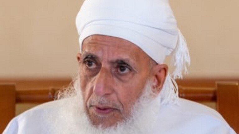 مفتي سلطنة عمان يرفض استقبال بلاده لمعلم يوغا هندوسي