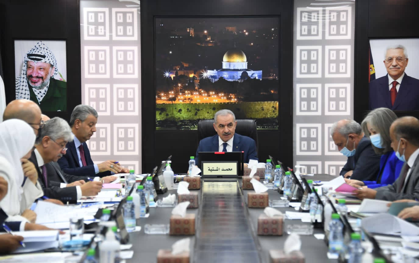 الموافقة على تمويل عدد من الشركات غير الربحية.. طالع قرارات مجلس الوزراء الفلسطيني اليوم الإثنين 