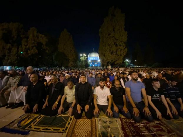 القدس: 60 ألف أدوا صلاة التراويح في المسجد الأقصى المبارك