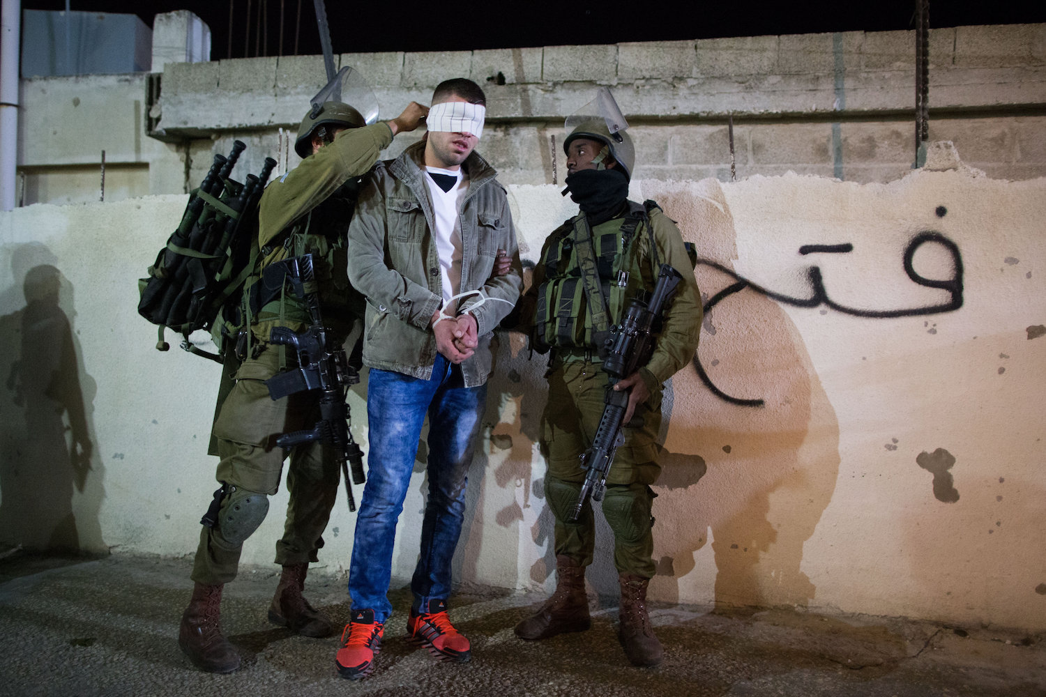 إسرائيل أصدرت 1100 قرار اعتقال إداري بحق الفلسطينين