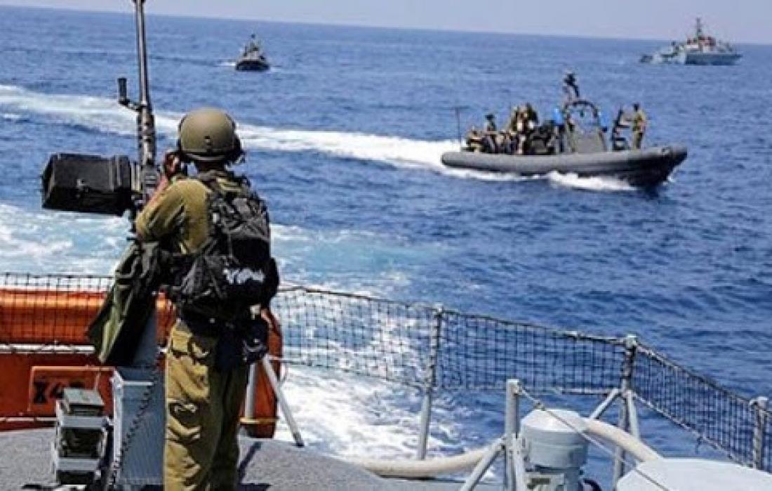 الاحتلال الإسرائيلي يستهدف مراكب الصيادين في بحر غزة