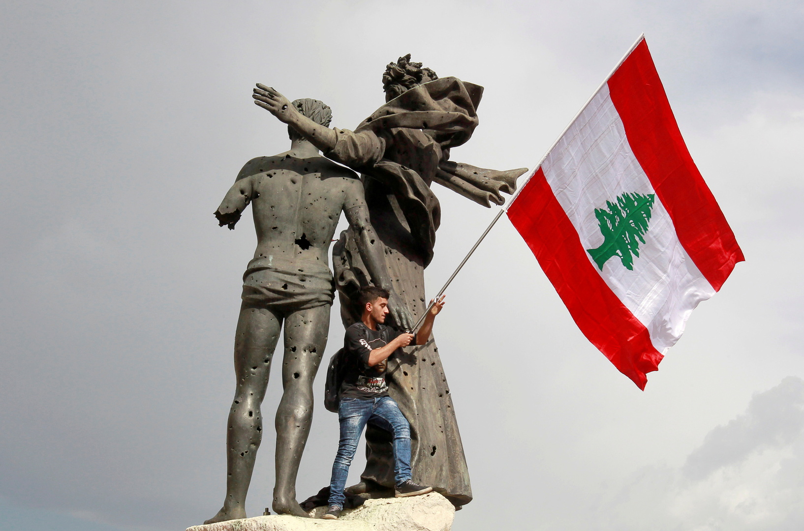 باريس: قادة لبنان ارتكبوا 