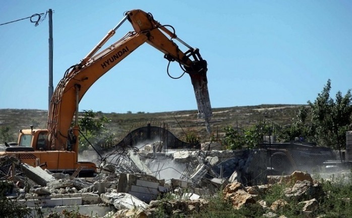 السلطات الإسرائيلية تهدم مبنيين في رهط داخل أراضي الـ48