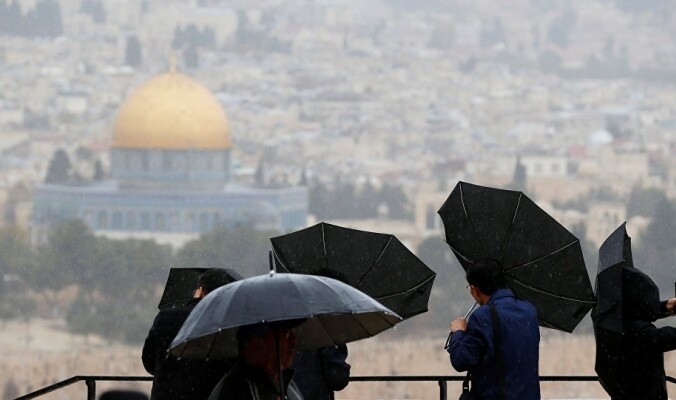 طقس فلسطين ... جو شتوي نهارًا وأمطار ليلًا ومنخفض جوي غدًا