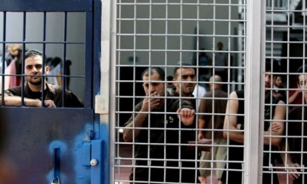 6 أسرى يدخلون أعوامًا جديدة بسجون الاحتلال الإسرائيلي