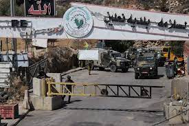 الاحتلال الإسرائيلي يغلق مدخل بلدة نعلين غرب رام الله
