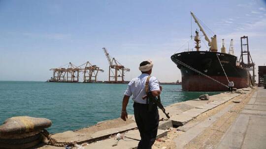 اليمن.. الحوثيون يعلنون وصول سفينة غاز احتجزها التحالف العربي منذ 82 يوما