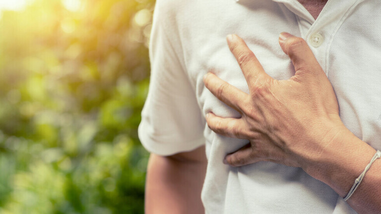 شعور شائع يزيد من خطر إصابة الرجال بأمراض القلب القاتلة
