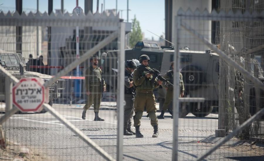 الاحتلال الإسرائيلي يعتقل فتاة على حاجز قلنديا شمال القدس  
