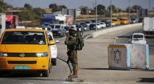 القدس: الاحتلال يغلق حاجز بيت اكسا العسكري ويمنع المواطنين من المرور