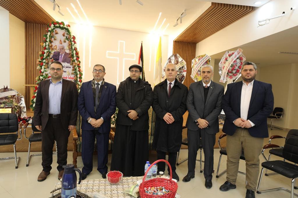 غزة: وفد من حركة حماس يهنّئ المسيحيين بمناسبة أعياد الميلاد