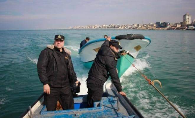 إنقاذ شابين وفقدان ثالث غرقوا ببحر بيت لاهيا شمال القطاع