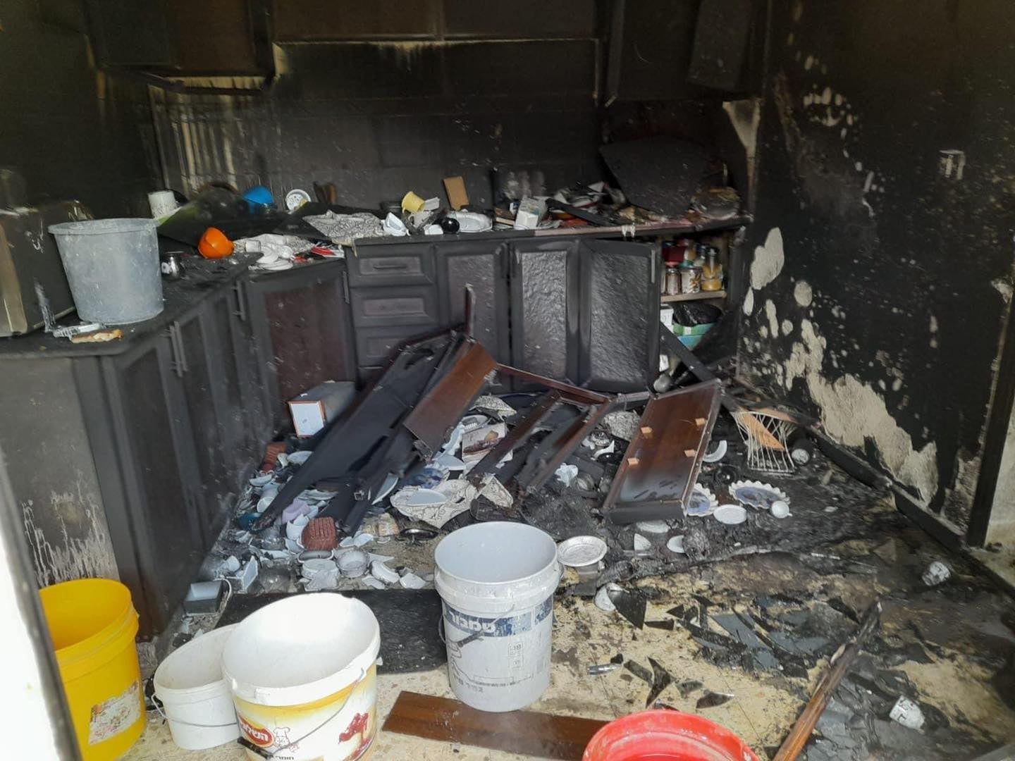 إصابة ثلاثة أطفال جراء حريق في منزلهم بقراوة بني زيد في رام الله