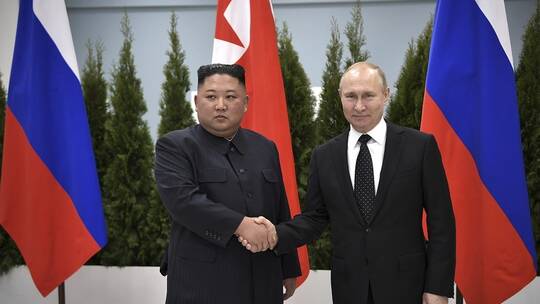 كوريا الشمالية تتعهد بتوسيع العلاقات مع روسيا في ذكرى القمة التي جمعت قائدي البلدين