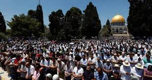 رغم إجراءات الاحتلال.. 25 ألفا يؤدون صلاة الجمعة في المسجد الأقصى 