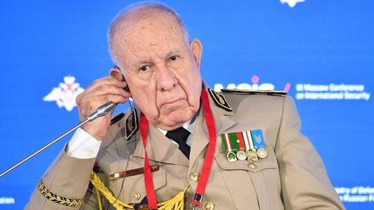 رئيس أركان الجيش الجزائري يزور مصر