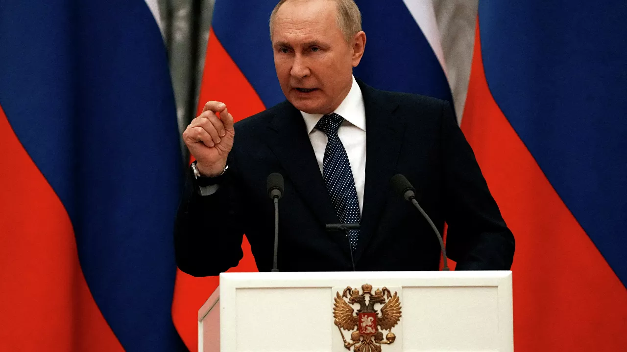 بوتين يأمر القوات المسلحة الروسية بضمان السلام في جمهوريتي لوغانسك ودونيتسك