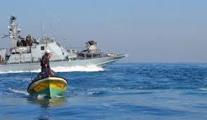 بحرية الاحتلال تستهدف الصيادين في بحر غزة  