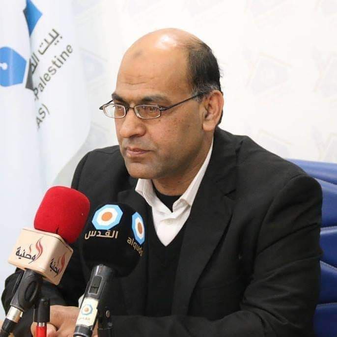 الإعلام الحكومي بغزة ينعى الصحفي غسان رضوان الذي وافته المنية بعد صراع مع المرض