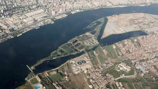 تقرير رسمي يكشف عن أزمة كبيرة في مياه النيل بمصر