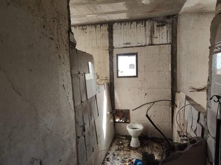 انفجار سخان مياه داخل منزل سكني في دير البلح وسط قطاع غزة 