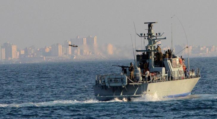 زوراق الاحتلال تهاجم مراكب الصيادين شمال قطاع غزة