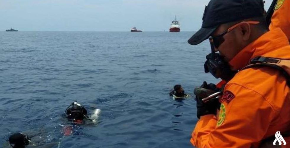 العثور على حطام الطائرة الإندونيسية المنكوبة في بحر جاوة