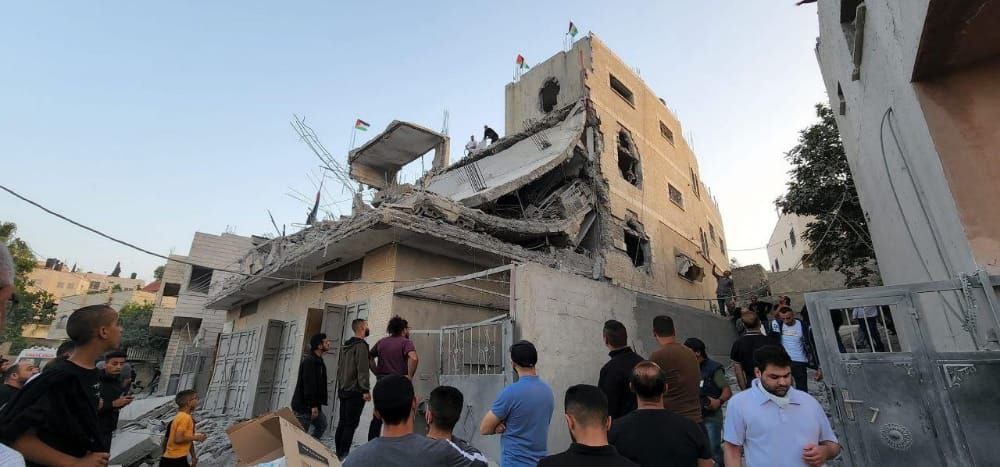 صور| آثار الدمار في منزل الشهيد ضياء حمارشة عقب تفجيره من قبل جيش الاحتلال في بلدة يعبد جنوب جنين.