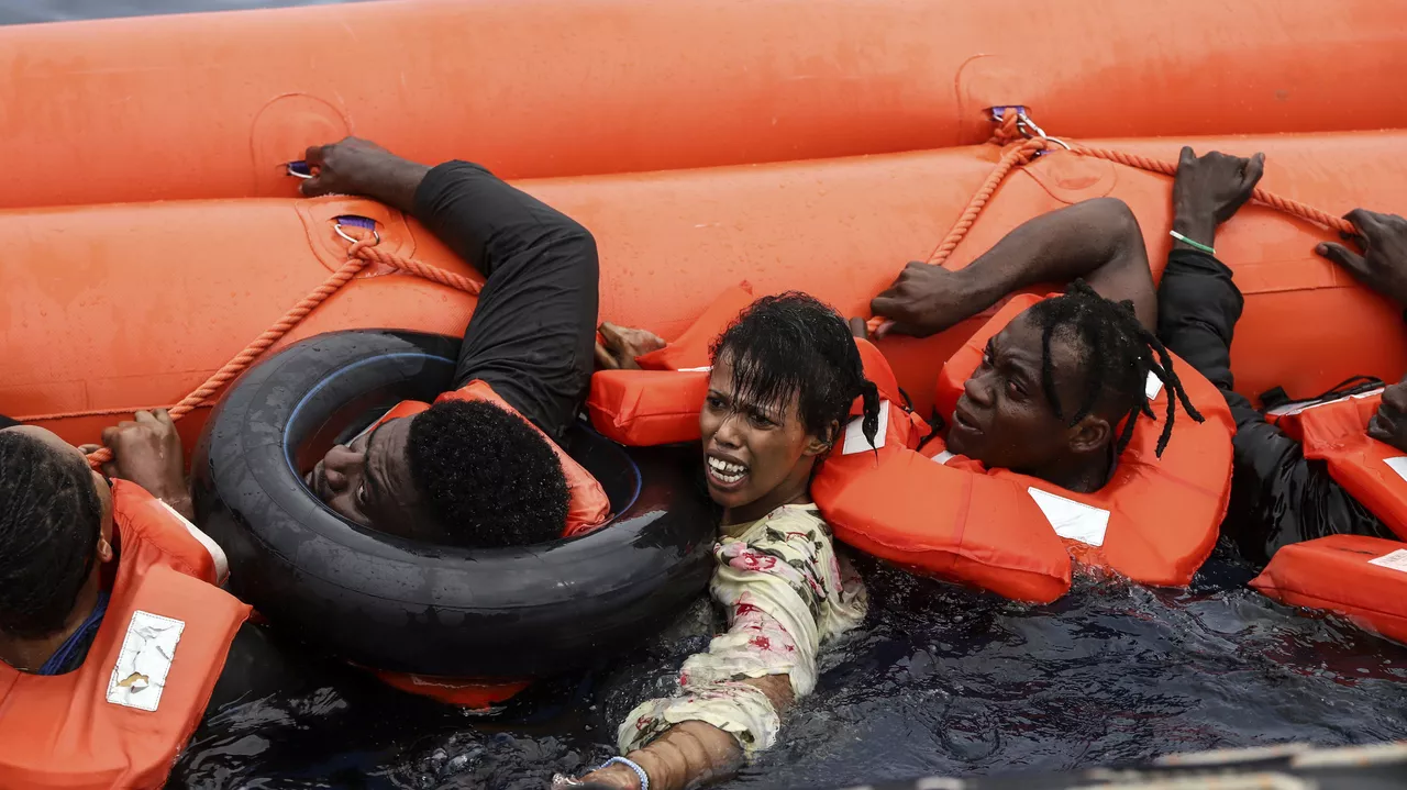 إعلام: غرق 4 زوارق تقل مهاجرين قبالة سواحل تونس