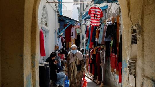 الحكومة التونسية تمدد ساعات حظر التجول ليلاً